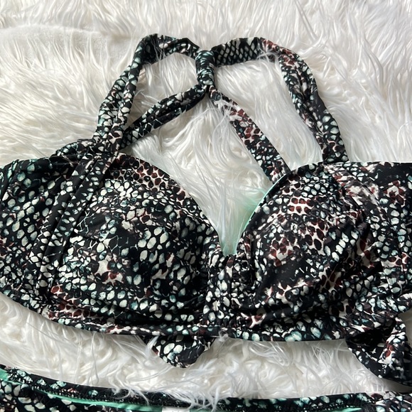 Athleta Swim Athleta Swim
Set Bikini Top And Bottom - Picture 2 of 12